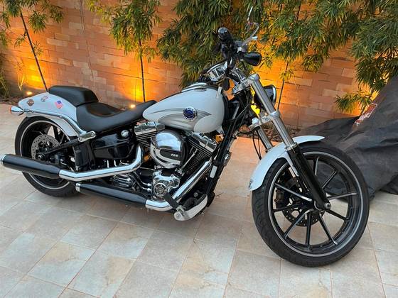 HARLEY-DAVIDSON SOFTAIL BREAKOUT 